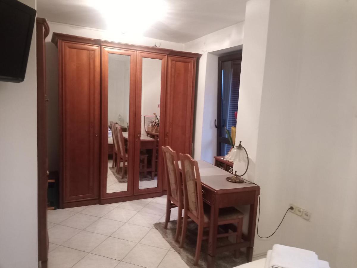 Pokoj W Domu Z Duzym Ogrodem Krakow Dış mekan fotoğraf