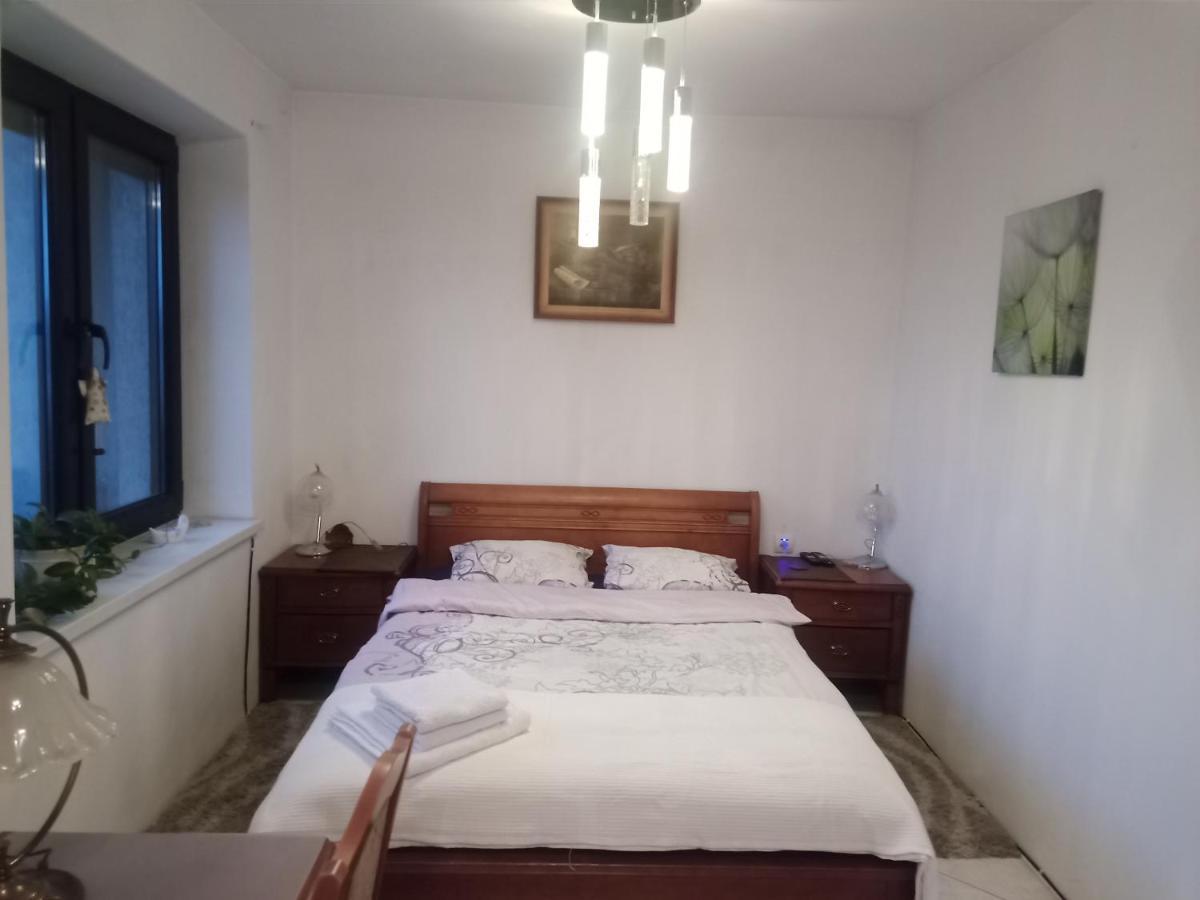 Pokoj W Domu Z Duzym Ogrodem Krakow Dış mekan fotoğraf
